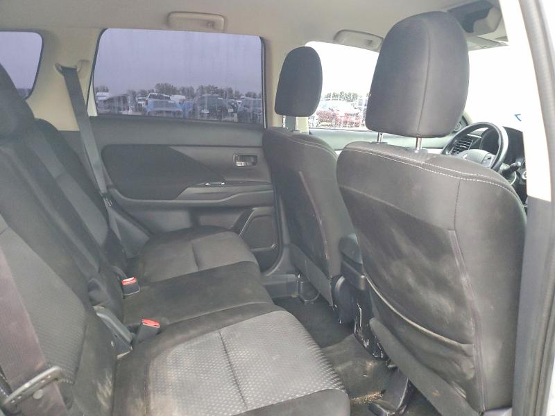 صورة رقم 10 من المزاد - 2016 MITSUBISHI OUTLANDER مع VIN JA4AD3A34GZ009755
