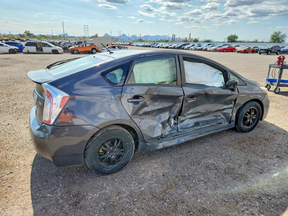 Photo 3 from auction – 2014 TOYOTA PRIUS with VIN JTDKN3DU9E1761328