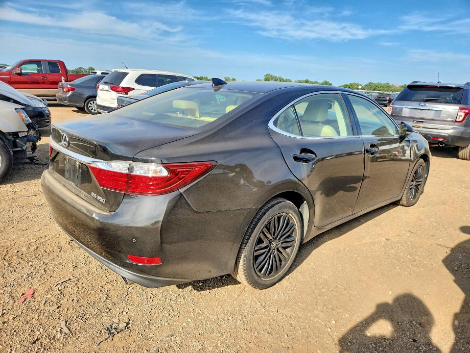 Фото 3 с аукциона – 2015 LEXUS ES с VIN JTHBK1GGXF2157557