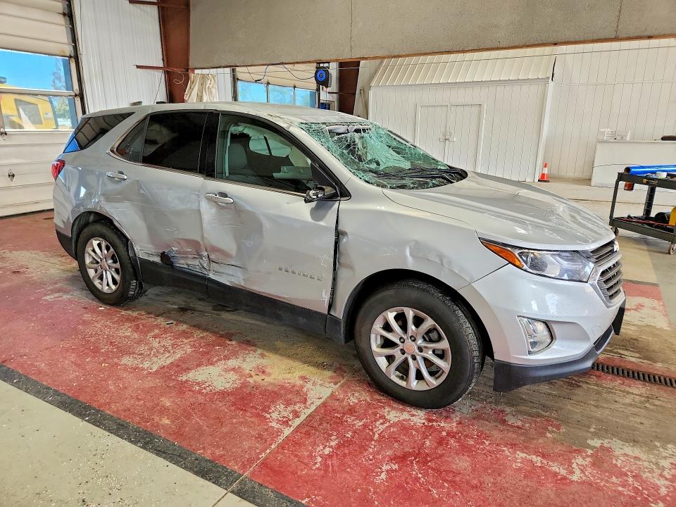 Photo 4 from auction – 2020 CHEVROLET EQUINOX with VIN 3GNAXTEV9LL325931