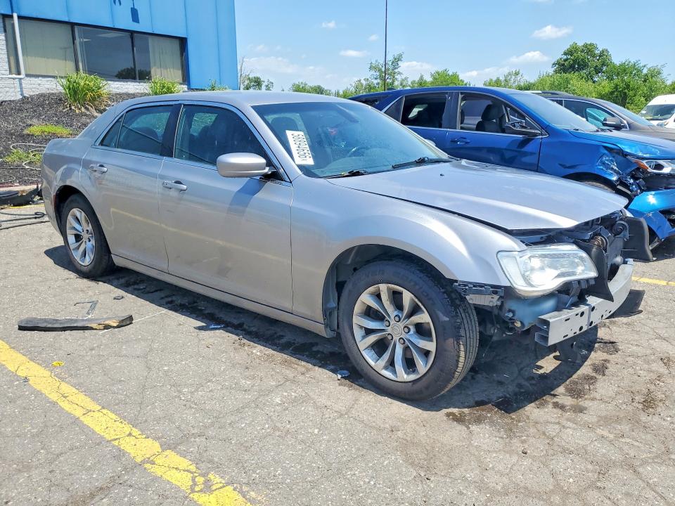 Photo 4 from auction – 2016 CHRYSLER 300 with VIN 2C3CCAAG2GH206890