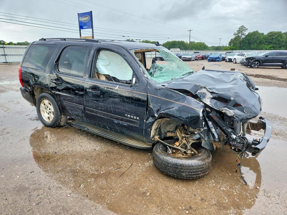 Photo 4 from auction – 2010 CHEVROLET TAHOE with VIN 1GNUCBE07AR175329