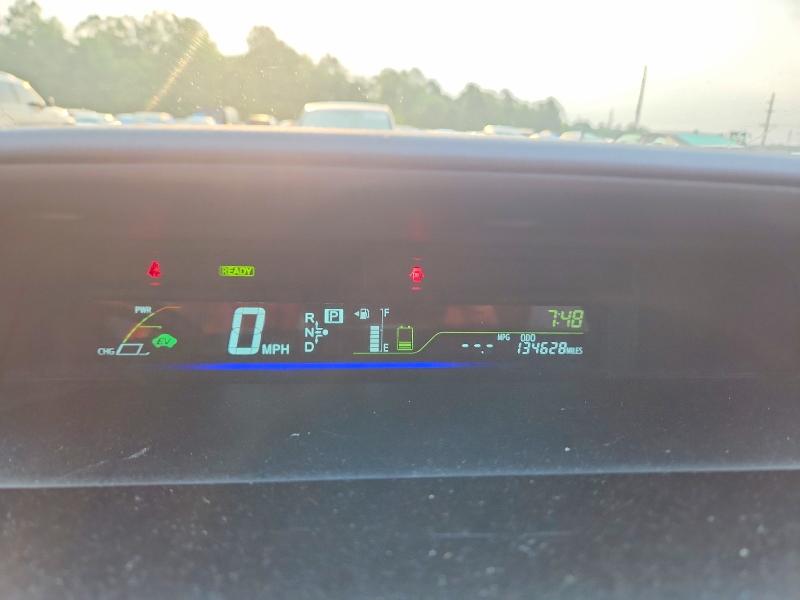 Photo 9 from auction – 2014 TOYOTA PRIUS V with VIN JTDZN3EUXE3319899