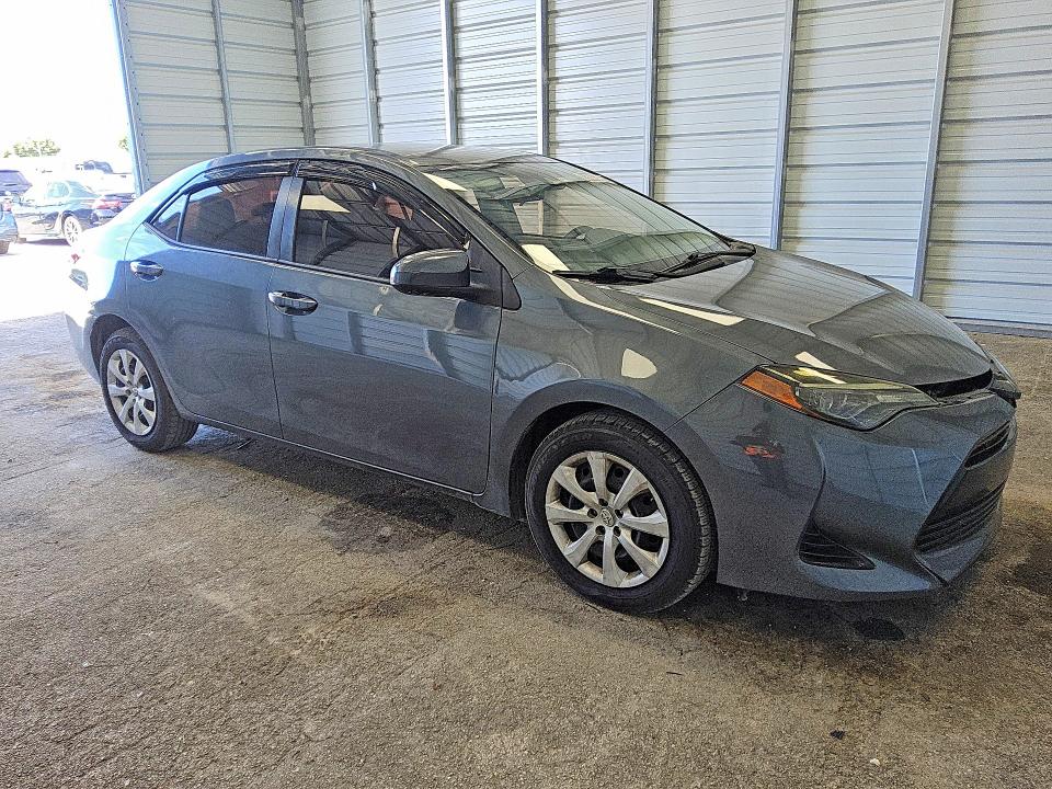 Photo 4 from auction – 2018 TOYOTA COROLLA with VIN 5YFBURHE7JP782998