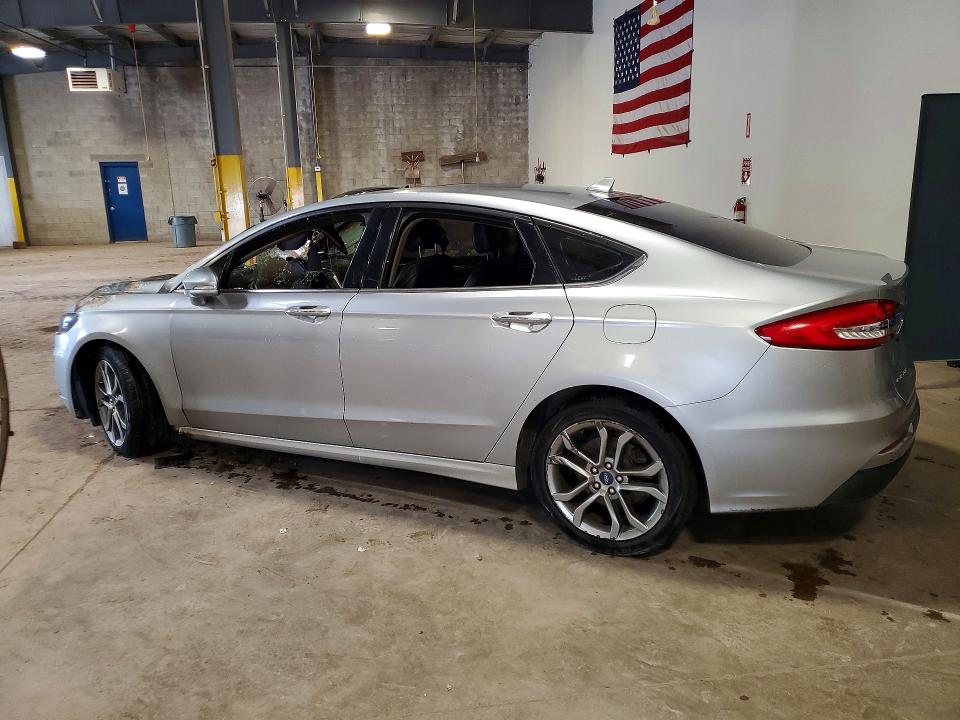 Photo 2 from auction – 2020 FORD FUSION with VIN 3FA6P0CD2LR136595