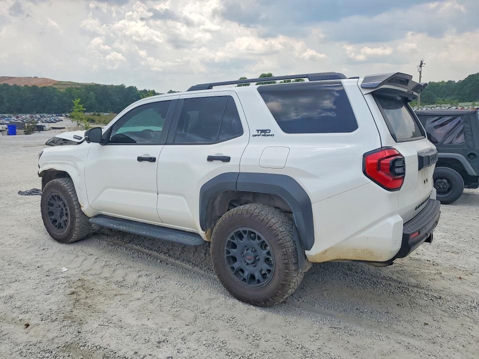 Photo 2 from auction – 2025 TOYOTA 4RUNNER with VIN JTEVB5BR5S5001946