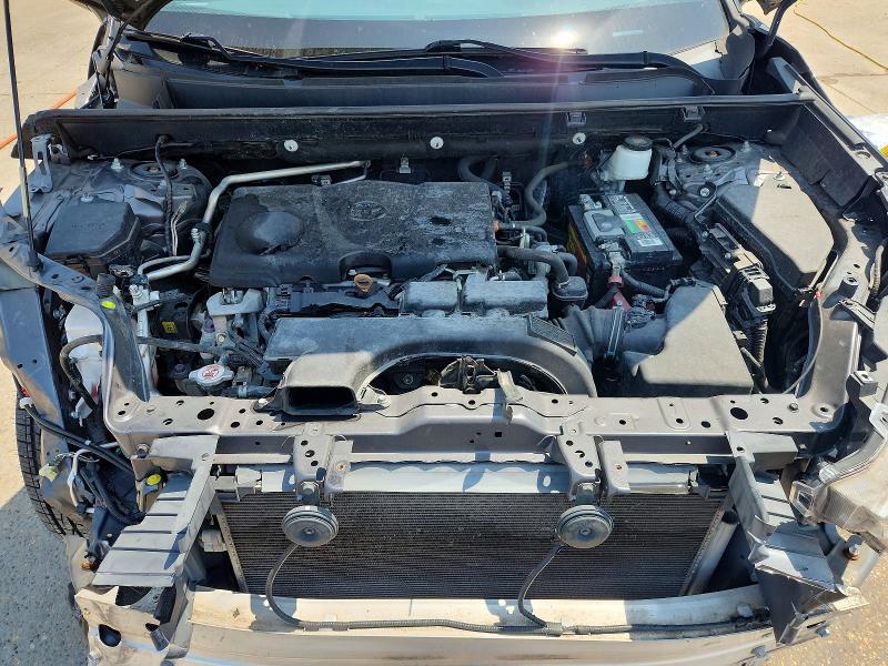 Photo 11 from auction – 2019 TOYOTA RAV4 with VIN 2T3H1RFV9KC026619
