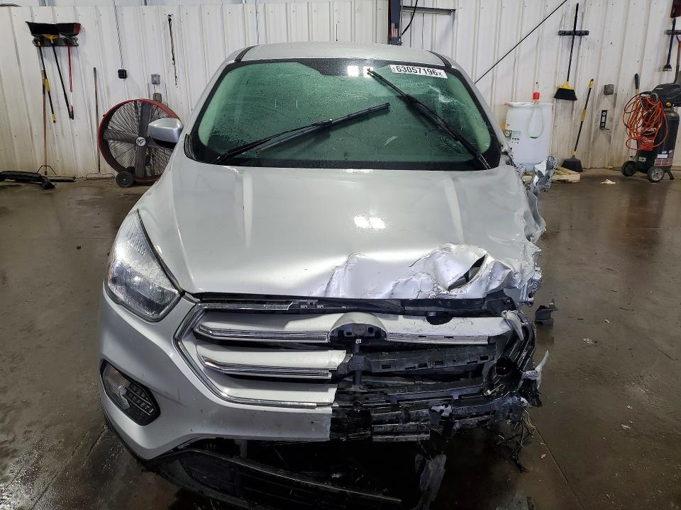 Photo 5 from auction – 2019 FORD ESCAPE with VIN 1FMCU9GD8KUB08534