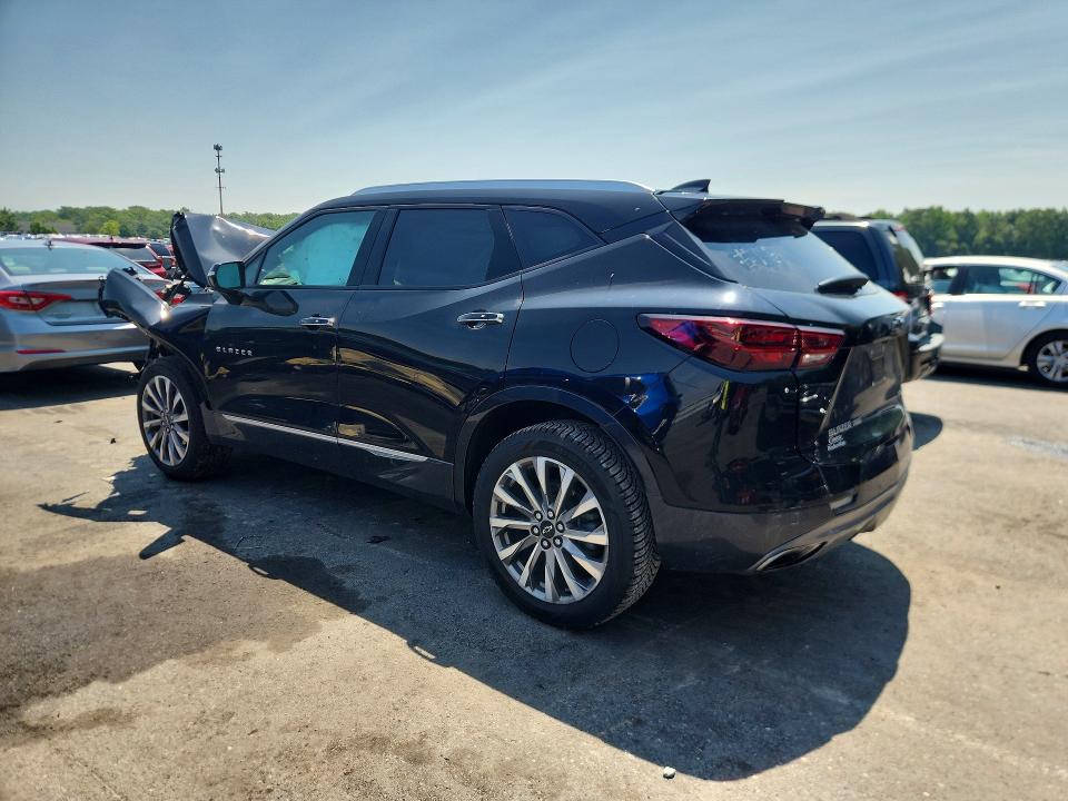 Photo 2 from auction – 2023 CHEVROLET BLAZER with VIN 3GNKBLR43PS105426