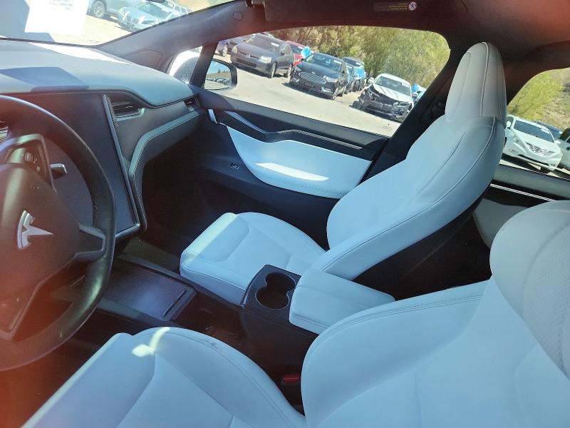 Photo 8 from auction – 2020 TESLA MODEL X with VIN 5YJXCDE4XLF236105
