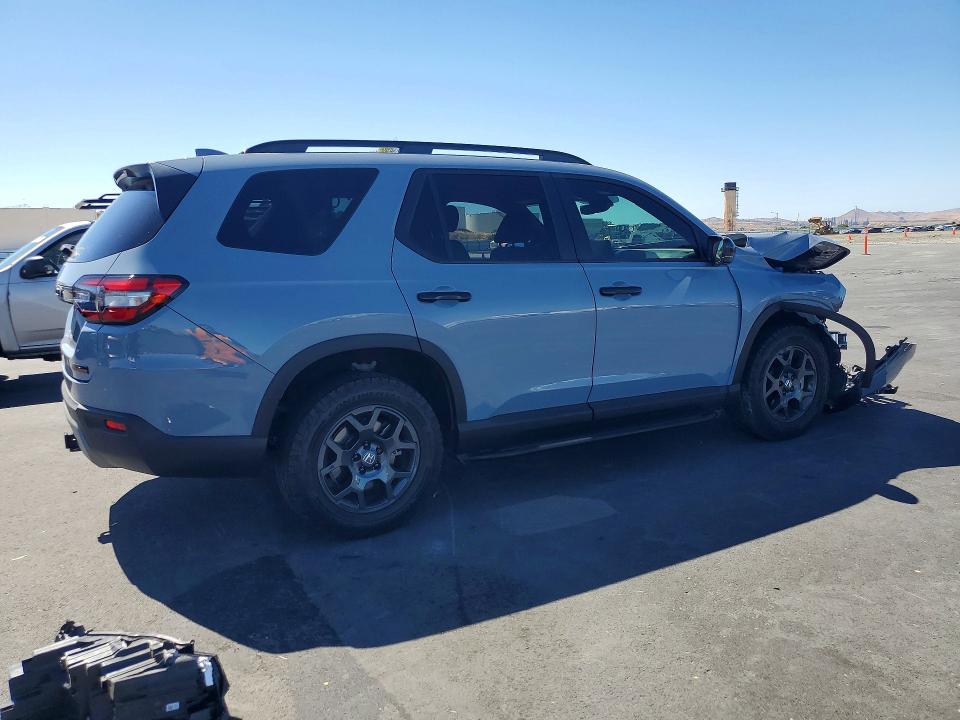 Photo 3 from auction – 2024 HONDA PILOT with VIN 5FNYG1H67RB009659