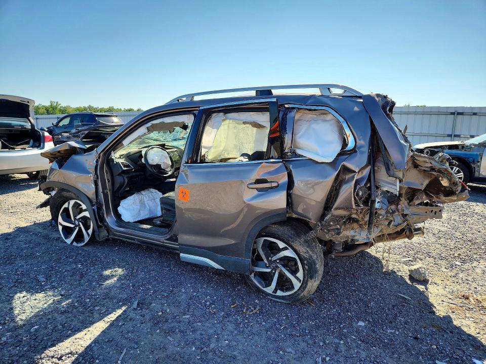 Photo 2 from auction – 2023 SUBARU FORESTER with VIN JF2SKARC4PH429158