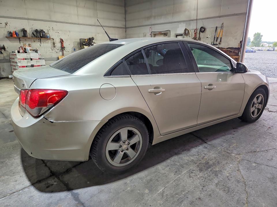 Photo 3 from auction – 2014 CHEVROLET CRUZE with VIN 1G1PC5SB1E7357213