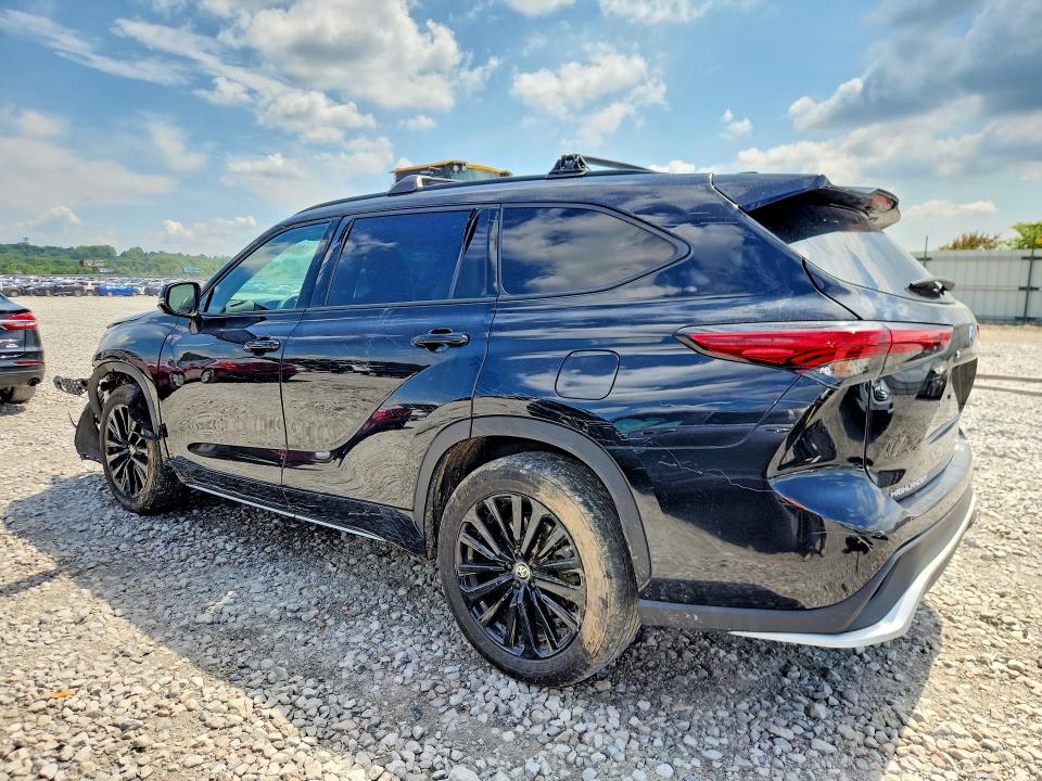Photo 2 from auction – 2023 TOYOTA HIGHLANDER with VIN 5TDKDRBH2PS014705