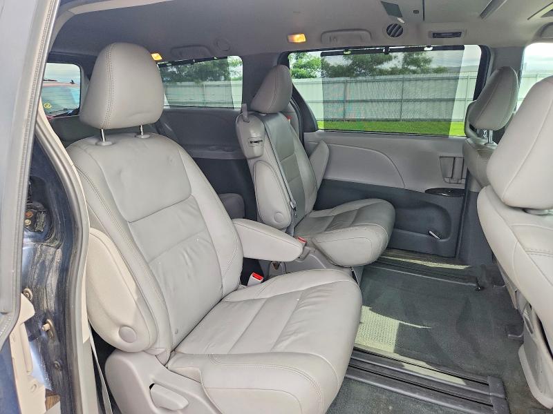 Photo 11 from auction – 2017 TOYOTA SIENNA with VIN 5TDYZ3DC8HS882414