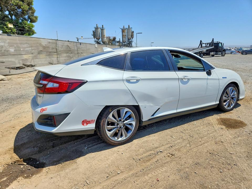 Photo 3 from auction – 2018 HONDA CLARITY with VIN JHMZC5F17JC008686