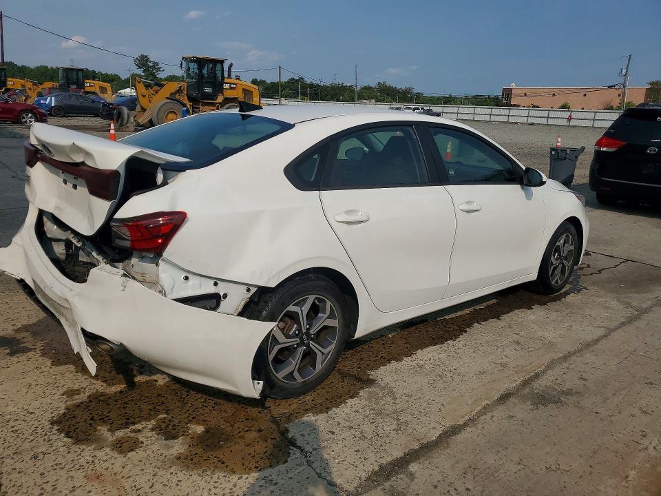 Photo 3 from auction – 2021 KIA FORTE with VIN 3KPF24AD5ME291119