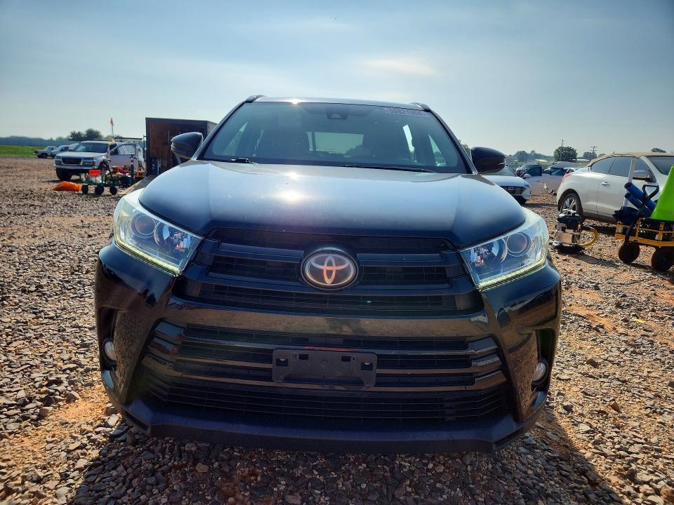 Photo 5 from auction – 2017 TOYOTA HIGHLANDER with VIN 5TDJZRFH6HS358109