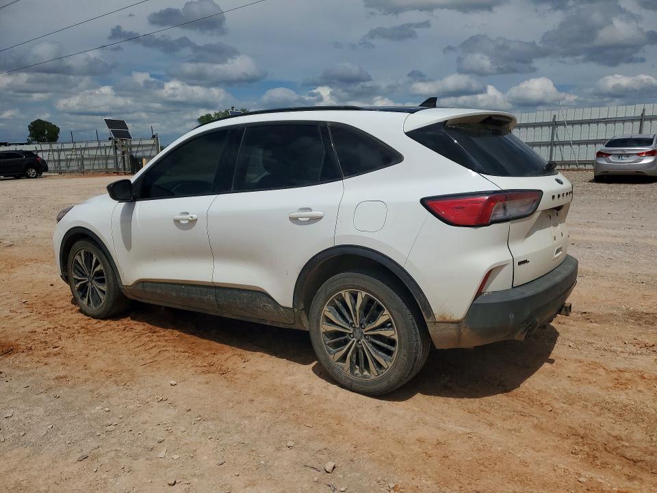 Photo 2 from auction – 2022 FORD ESCAPE with VIN 1FMCU9H92NUC03069