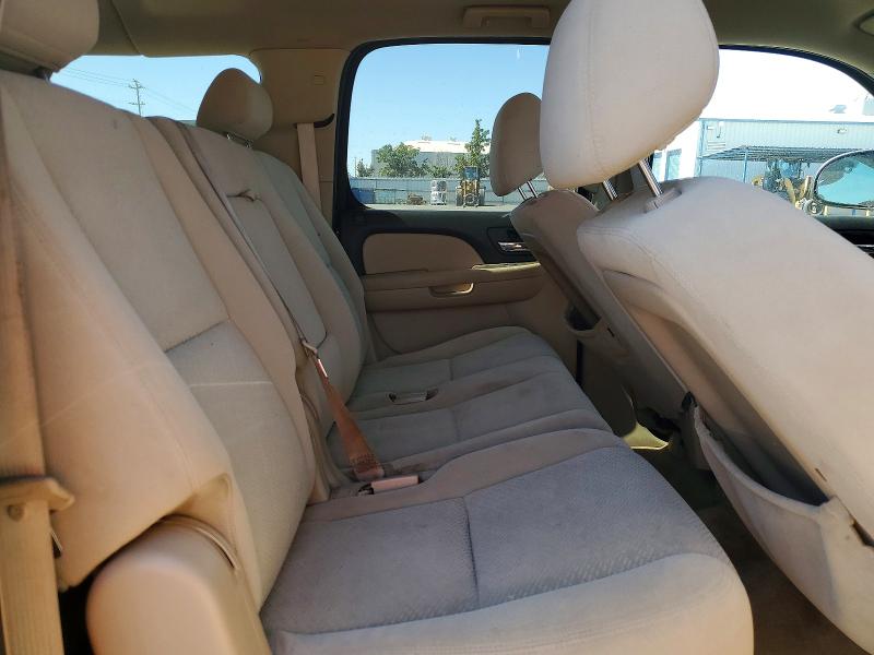 Photo 11 from auction – 2008 CHEVROLET SUBURBAN with VIN 1GNFC16J58J204071