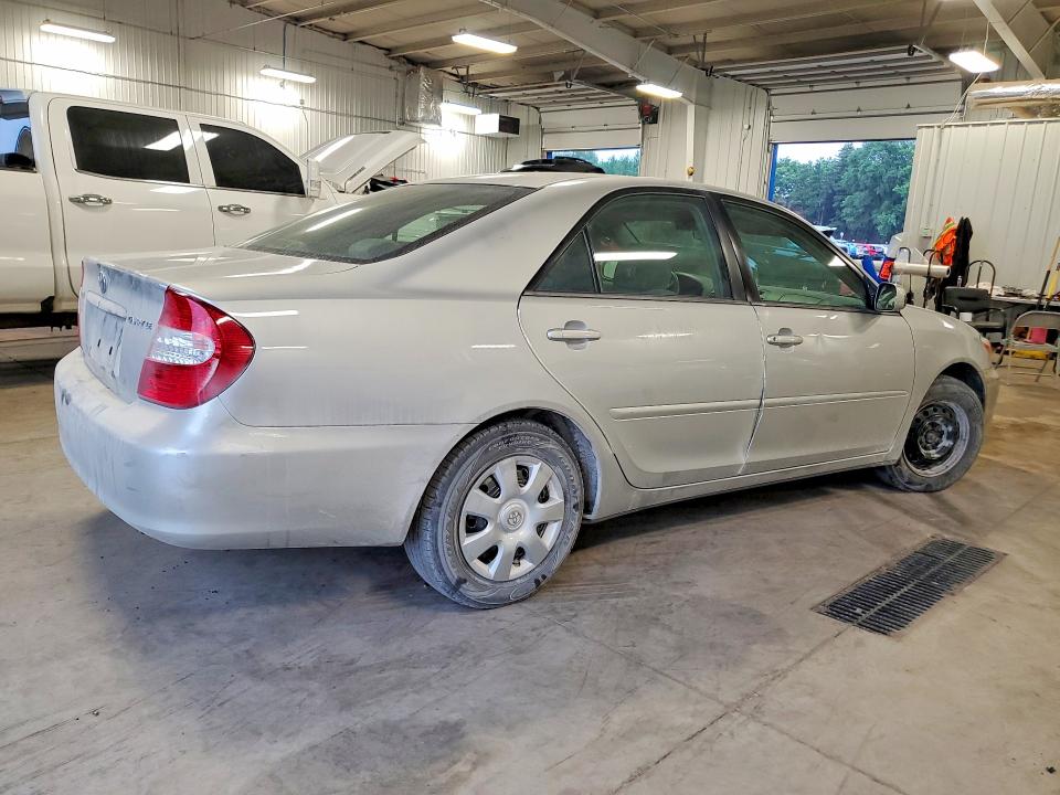 Photo 3 from auction – 2002 TOYOTA CAMRY with VIN 4T1BE32K72U044496