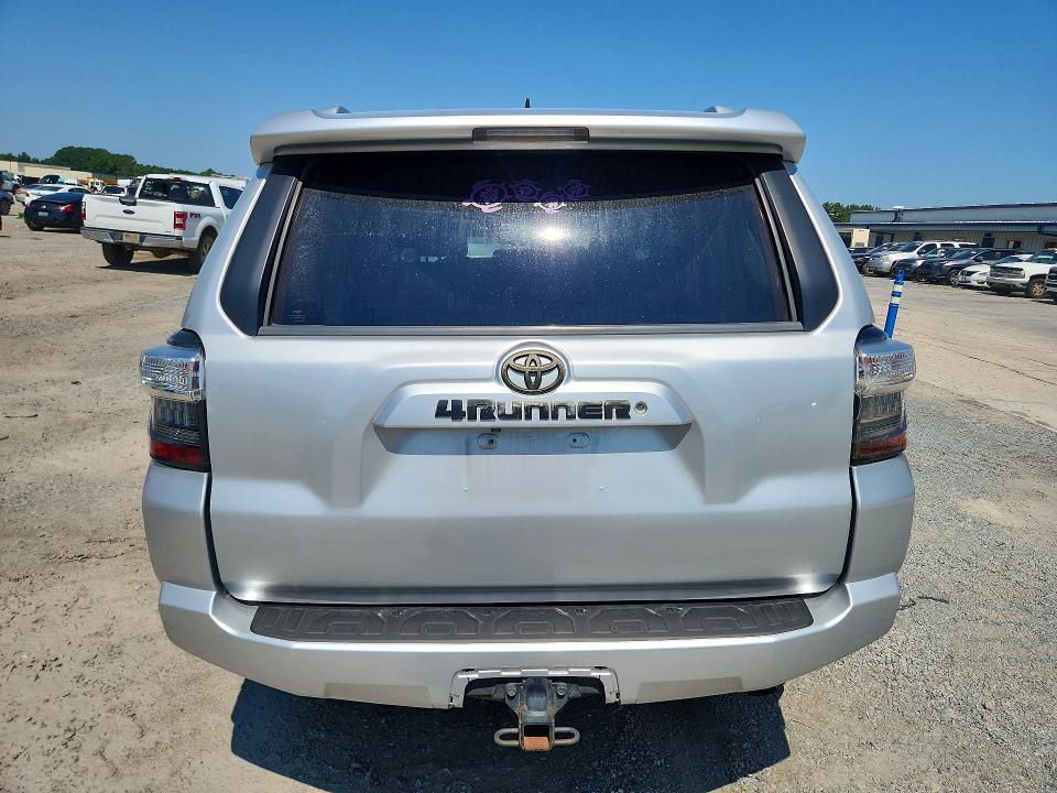 Zdjęcie 6 z aukcji – 2016 TOYOTA 4RUNNER z VIN JTEZU5JR1G5137916