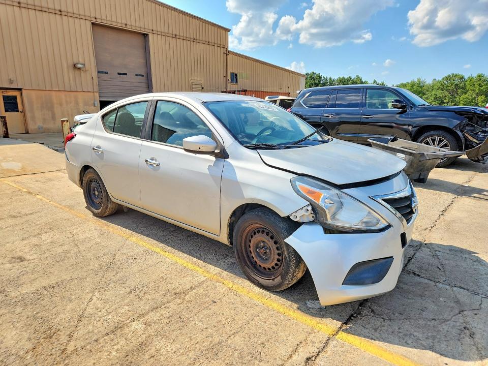 Photo 4 from auction – 2017 NISSAN VERSA with VIN 3N1CN7AP2HK451120