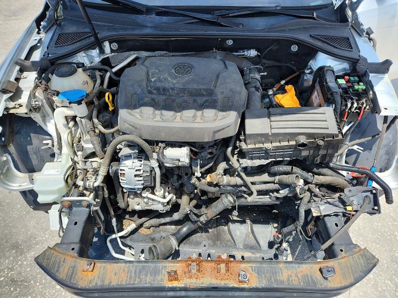 Photo 11 from auction – 2018 VOLKSWAGEN PASSAT with VIN 1VWAA7A34JC015553