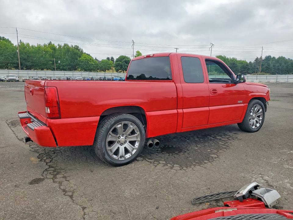 Photo 3 from auction – 2004 CHEVROLET SILVERADO with VIN 2GCEK19N041187500