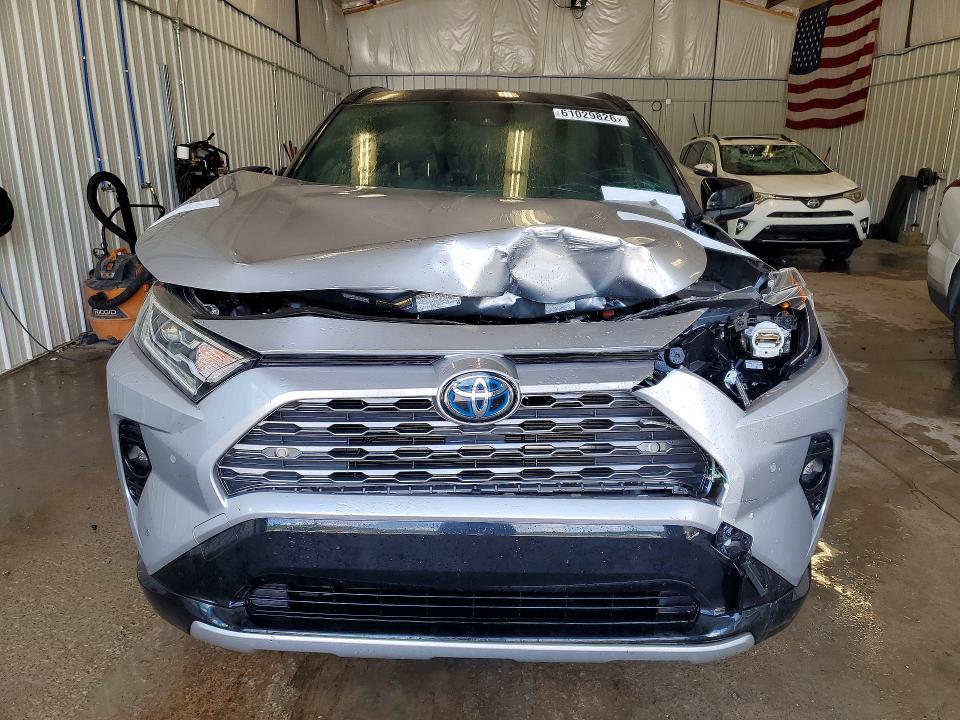 Photo 5 from auction – 2020 TOYOTA RAV4 with VIN JTMEWRFV9LJ038904