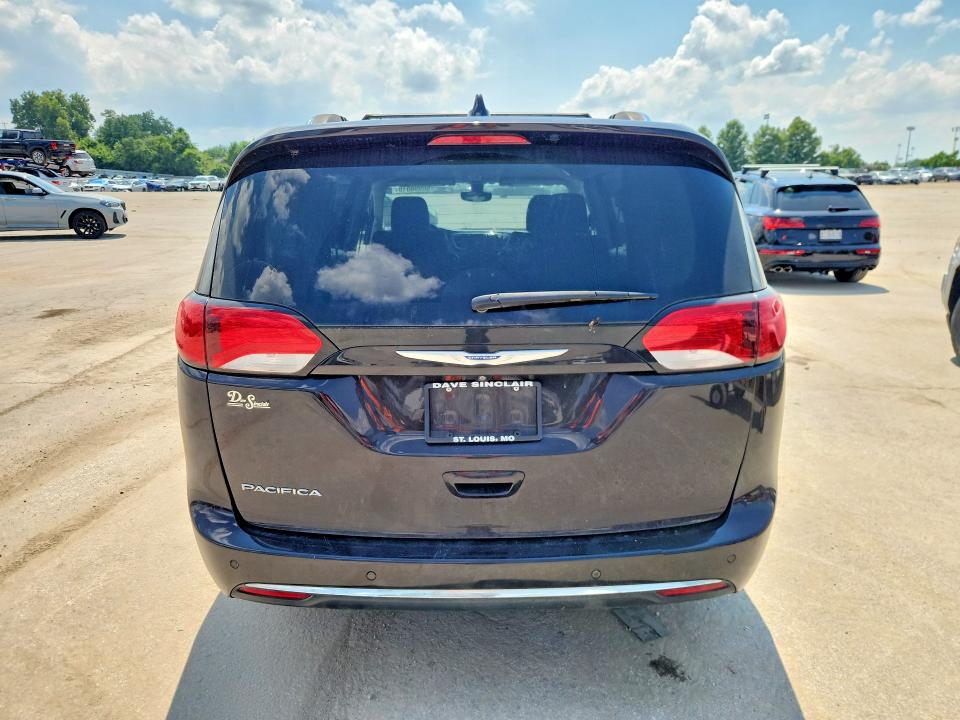 Photo 6 from auction – 2018 CHRYSLER PACIFICA with VIN 2C4RC1BG1JR217207