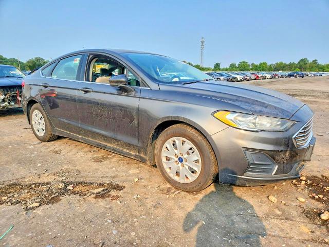Photo 4 from auction – 2019 FORD FUSION with VIN 3FA6P0G73KR194539