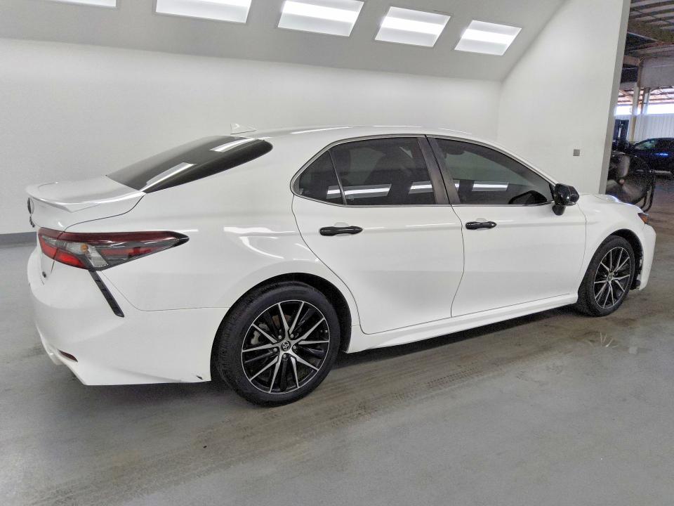 Photo 3 from auction – 2023 TOYOTA CAMRY with VIN 4T1G11AK4PU735161