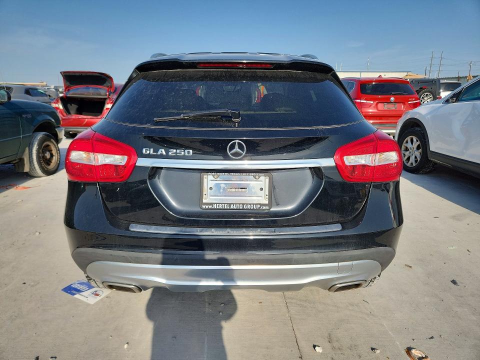 Photo 6 from auction – 2015 MERCEDES-BENZ GLA with VIN WDCTG4EB6FJ165669