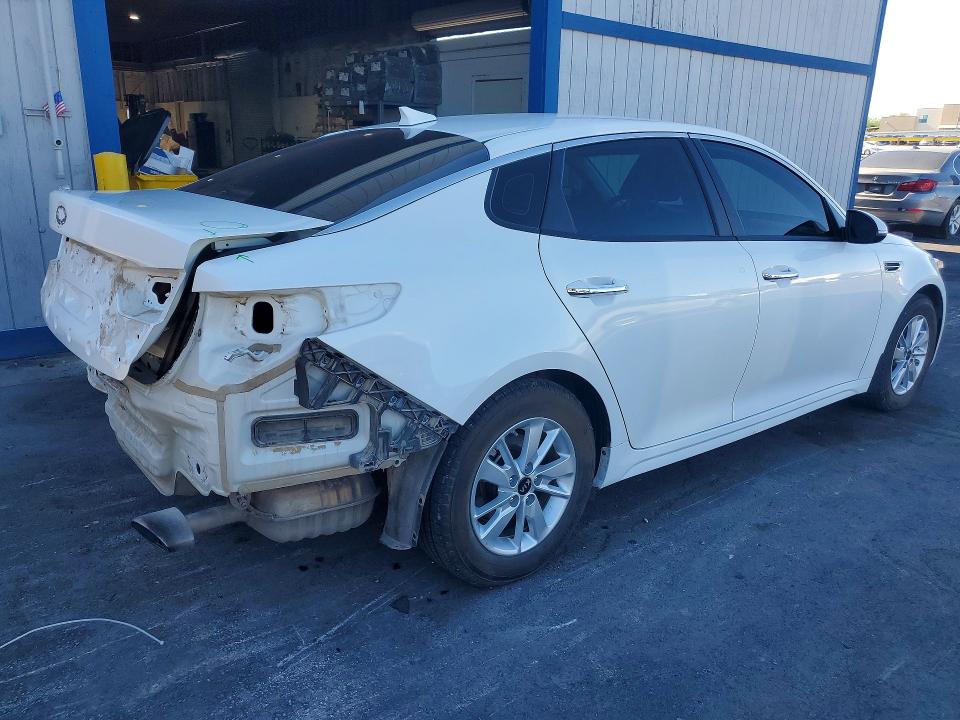 Photo 3 from auction – 2016 KIA OPTIMA with VIN KNAGT4L32G5088725