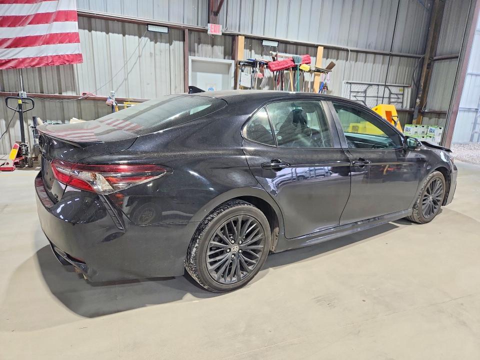 Photo 3 from auction – 2022 TOYOTA CAMRY with VIN 4T1G11BK6NU069318