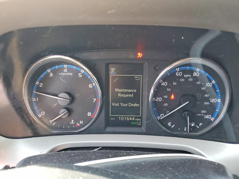 Photo 9 from auction – 2017 TOYOTA RAV4 with VIN 2T3DFREV8HW690113