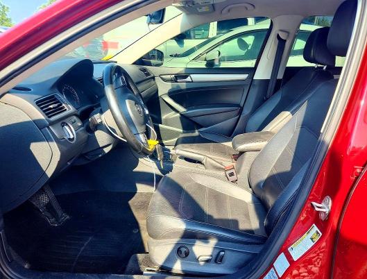 Photo 7 from auction – 2015 VOLKSWAGEN PASSAT with VIN 1VWBV7A36FC095938