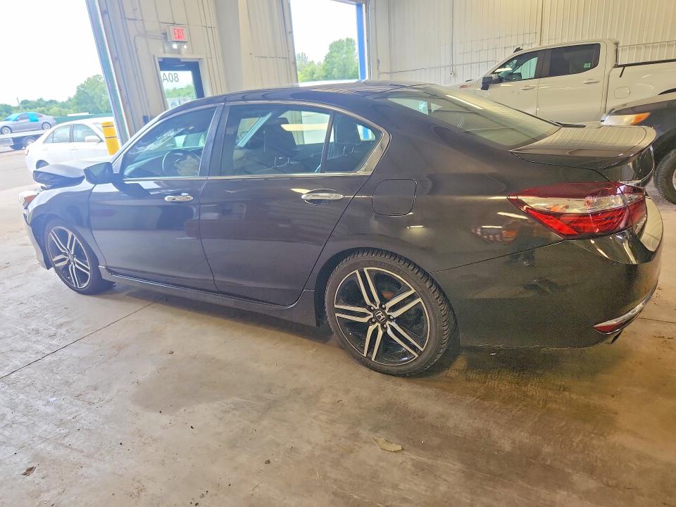 Photo 2 from auction – 2017 HONDA ACCORD with VIN 1HGCR2F59HA077815