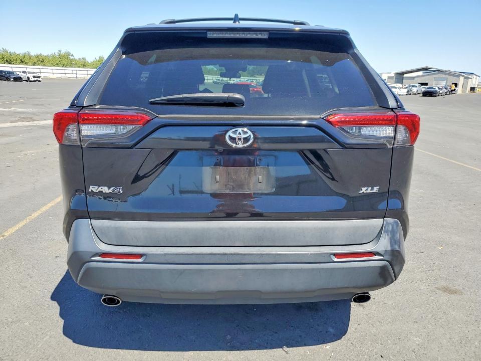 Photo 6 from auction – 2020 TOYOTA RAV4 with VIN 2T3W1RFV7LW102815