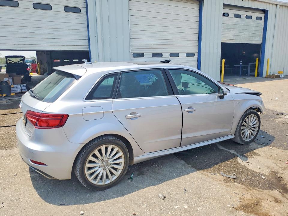 Photo 3 from auction – 2017 AUDI A3 with VIN WAUTPBFF3HA055237