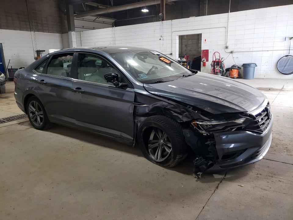 Photo 4 from auction – 2019 VOLKSWAGEN JETTA with VIN 3VWC57BU0KM228780