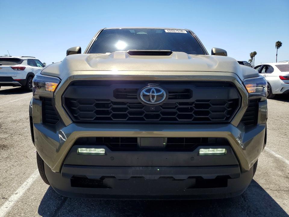 Photo 5 from auction – 2026 TOYOTA TACOMA with VIN 3TMLB5JN7TM210840