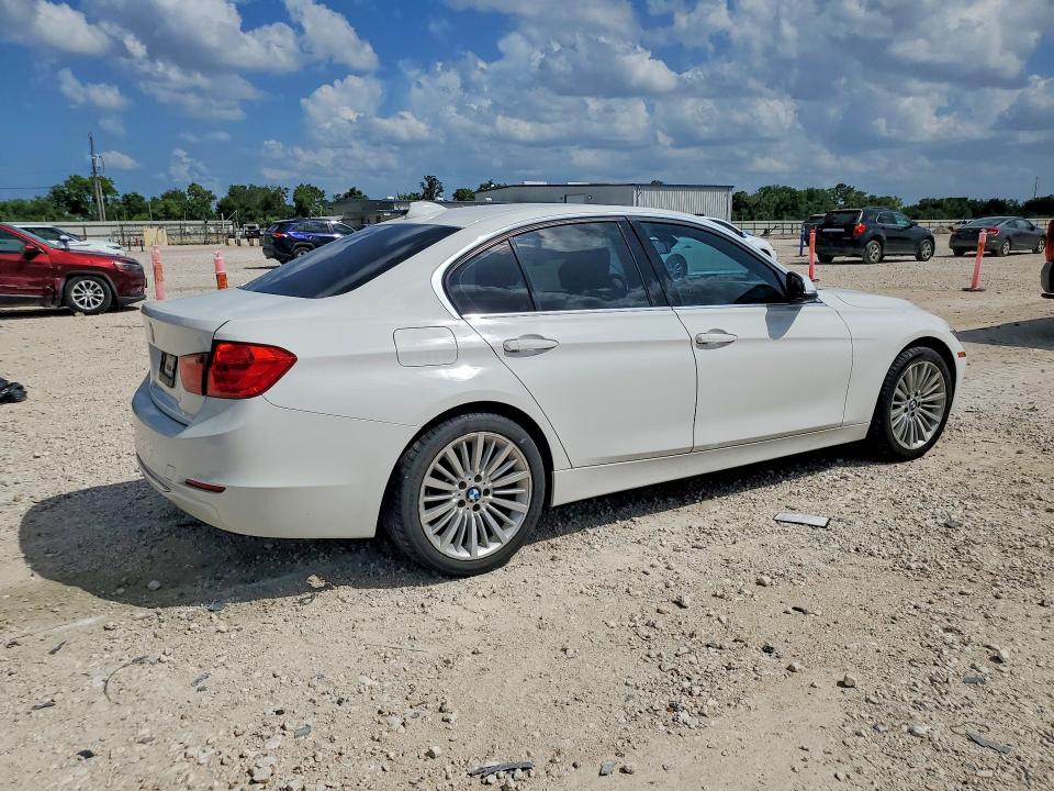 Photo 3 from auction – 2013 BMW 328 with VIN WBA3B5C58DF593943