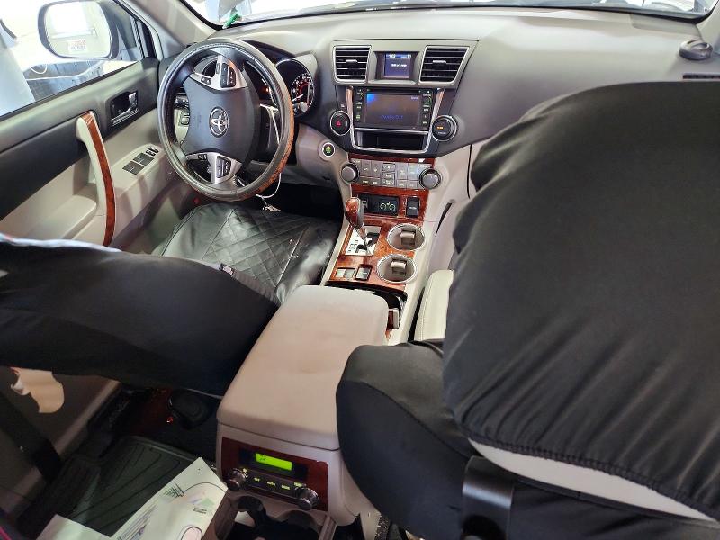 Photo 8 from auction – 2013 TOYOTA HIGHLANDER with VIN 5TDDK3EH1DS221802