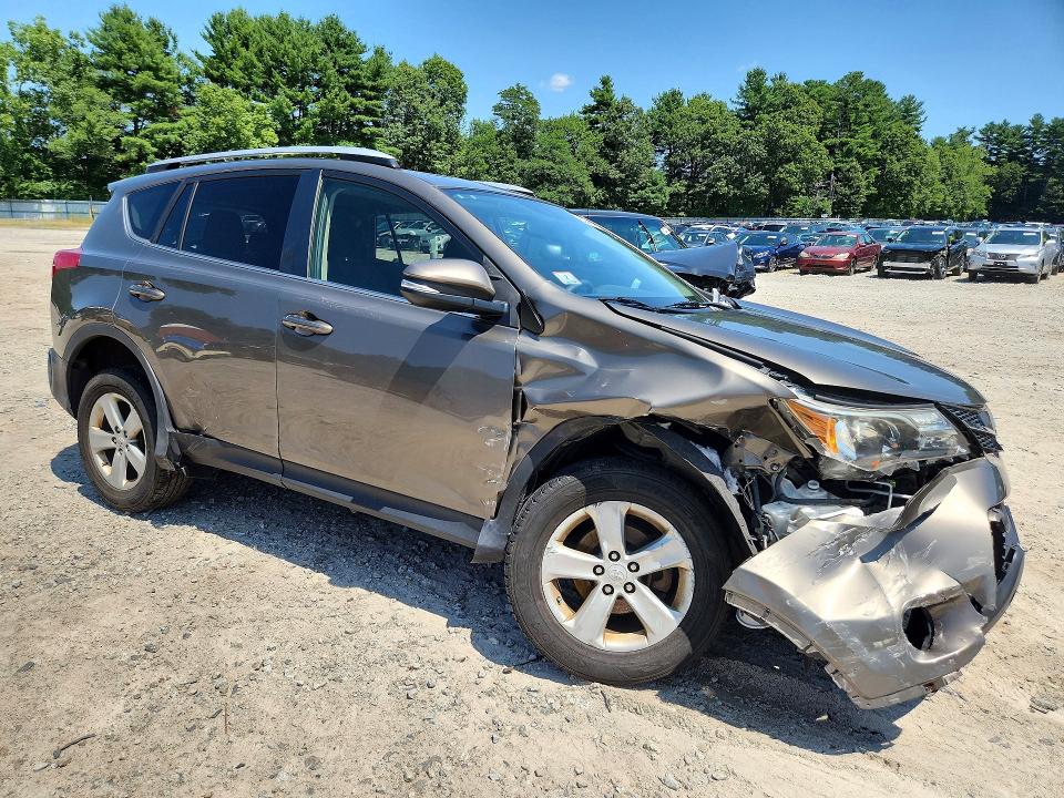 Photo 4 from auction – 2014 TOYOTA RAV4 with VIN JTMRFREV4ED085245