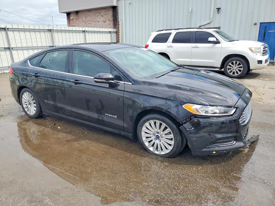 Photo 4 from auction – 2016 FORD FUSION with VIN 3FA6P0LU8GR402708