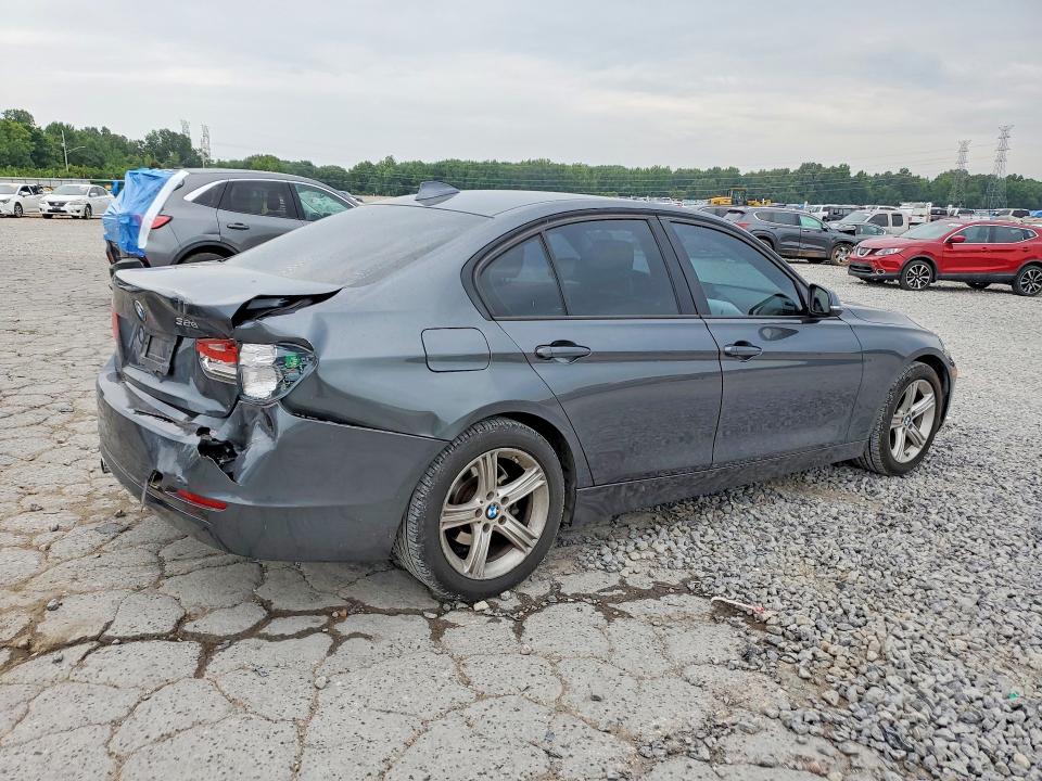 Photo 3 from auction – 2013 BMW 328 with VIN WBA3A5C51DF601464