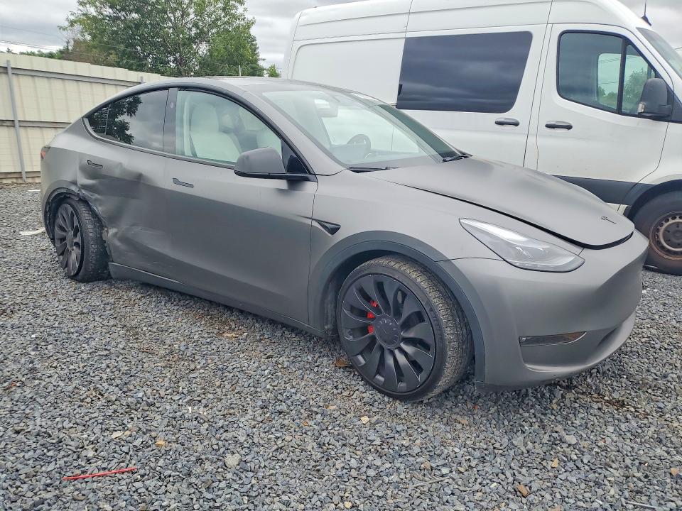 Фото 4 с аукциона – 2023 TESLA MODEL Y с VIN 7SAYGDEF1PF869210