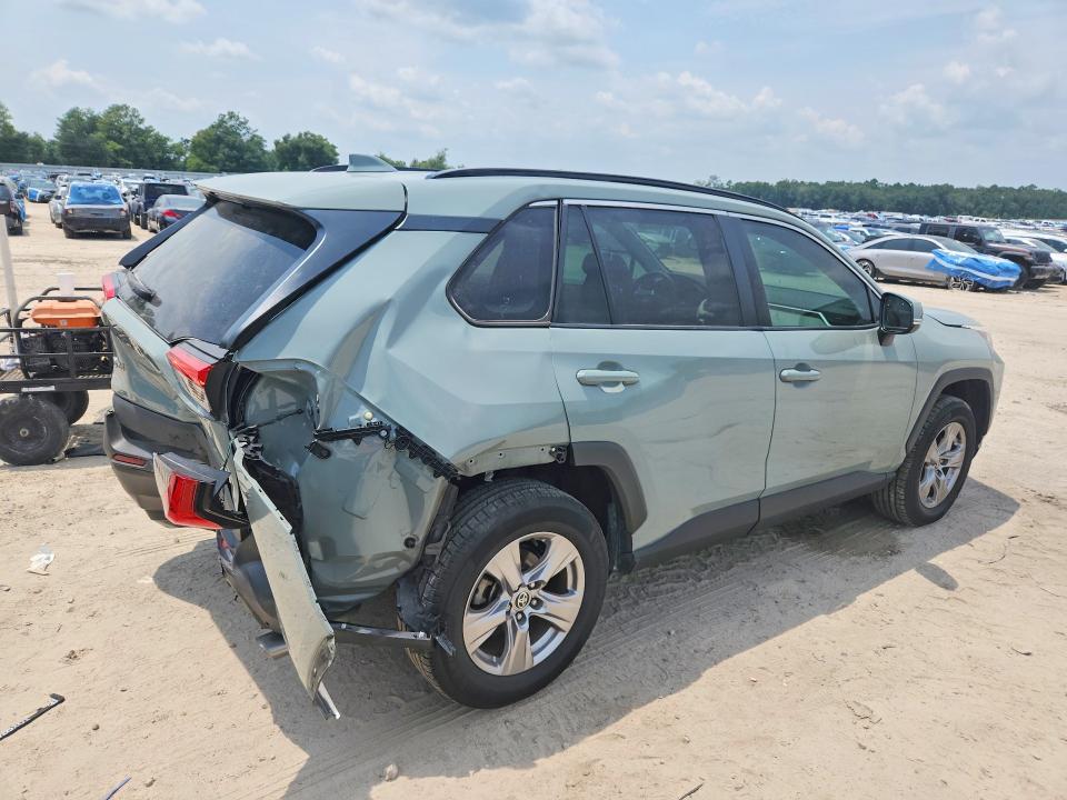 Photo 3 from auction – 2022 TOYOTA RAV4 with VIN 2T3W1RFV5NW233597